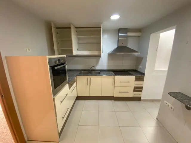 ¡AMPLIO PISO EN UNA ZONA TRANQUILA DE ALCANAR! — 18