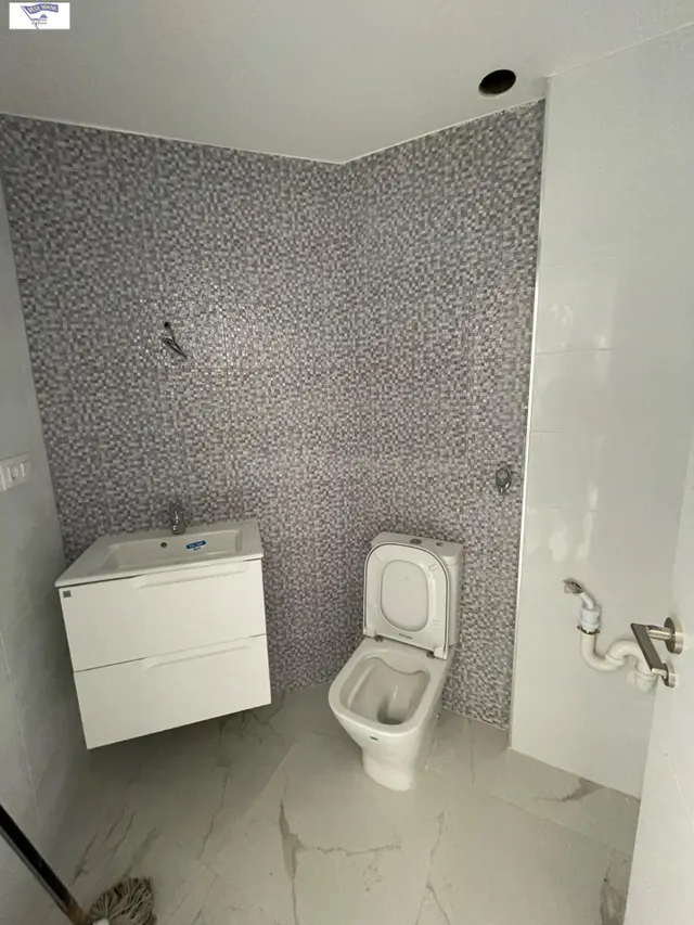 Local Comercial Dúplex Adaptable a Vivienda en Zona Carretas - foto 3