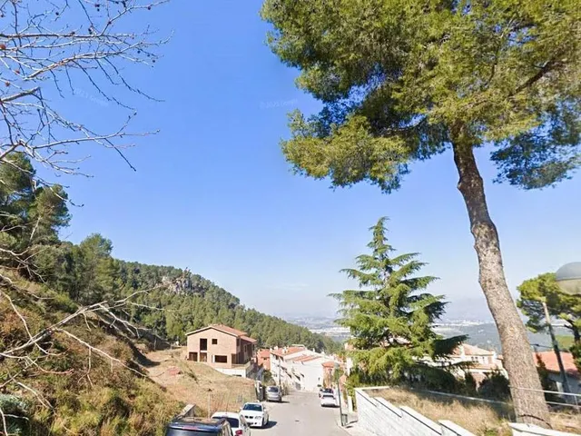 Terreno a la venta en Castellví de Rosanes — 15