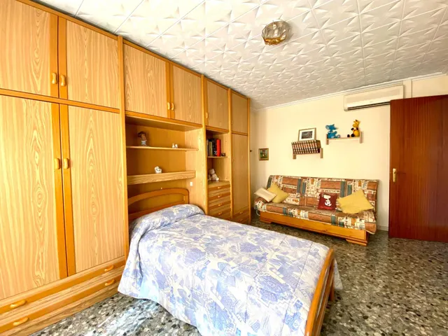 Casa unifamiliar en planta única con amplios espacios y gran terraza — 16