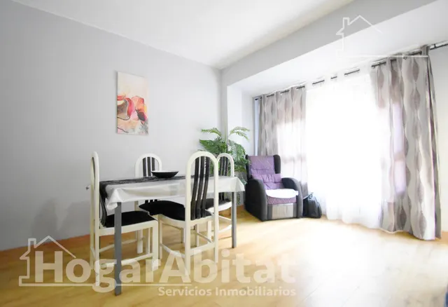 MUY AMPLIO Y REFORMADO CON TERRAZA Y ASCENSOR — 14