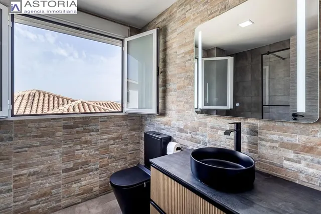 Casa en venta en Monachil (Granada) – Amplia, luminosa y con gran potencial — 19