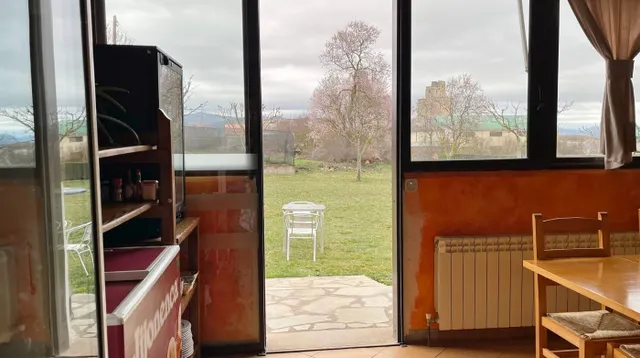 Venta de restaurante y fábrica de embutidos — 11