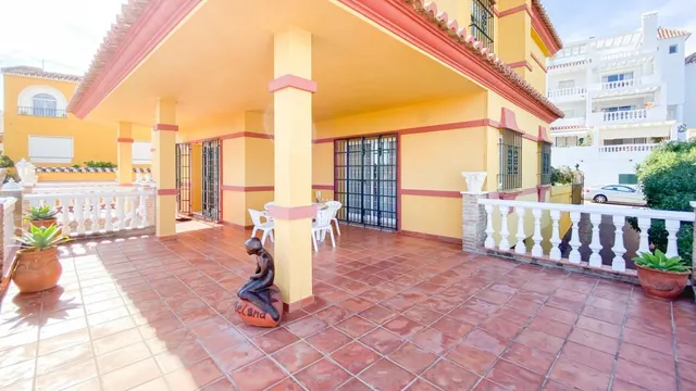 VENTA DE CHALET INDEPENDIENTE EN LA ZONA DE EL LAGAREJO, MIJAS COSTA. ¡5 DORMITORIOS Y PISCINA! — 23