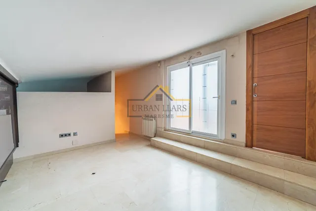 Casa adosada con piscina y garaje para 4 coches. — 33