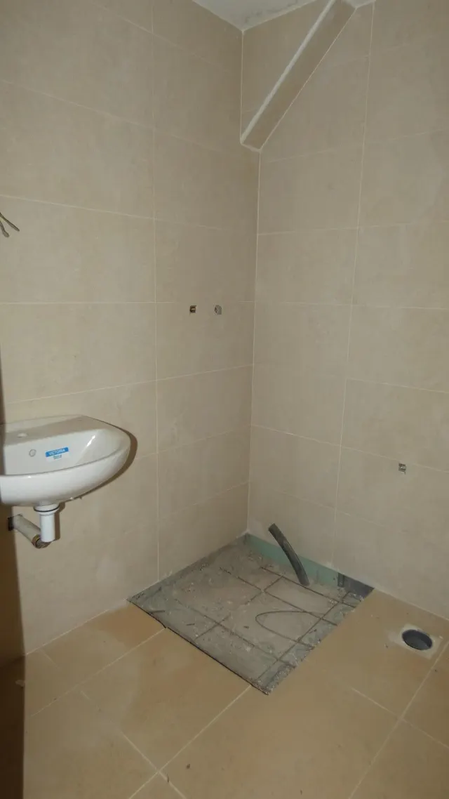 CASA EN CONSTRUCCIÓ A LA LLACUNA — 11