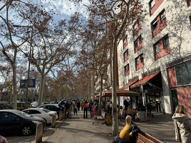Local Comercial en venta frente al Parc de la Ciutadella. — 23