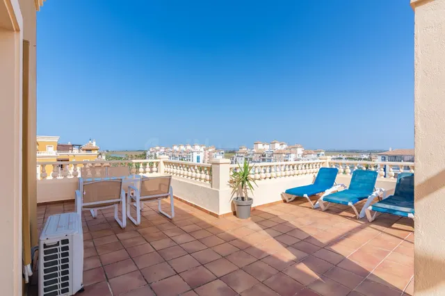 Ático de 3 dormitorios con vistas al mar, gran solárium y ga - foto 4