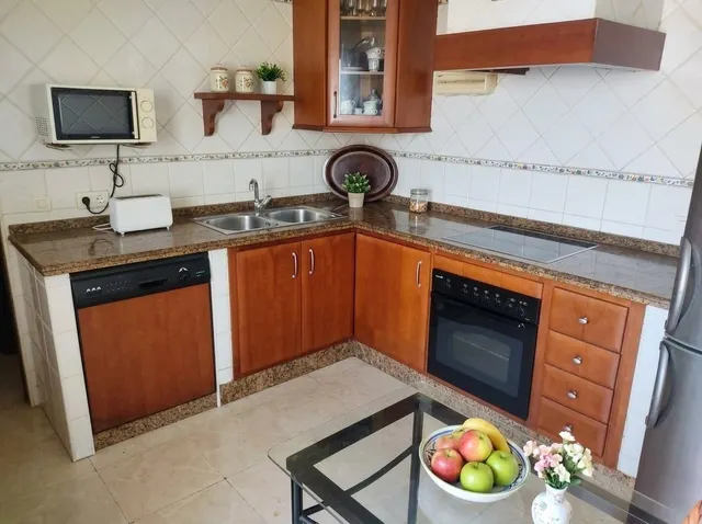 Espectacular vivienda reformada en Lepe – amplitud, elegancia y encanto andaluz — 6