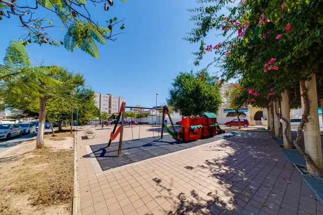 Bungalow sin vecinos arriba de 1 dormitorio con patio en Nueva Torrevieja — 20