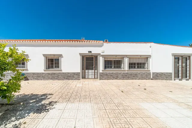 CHALET independiente con piscina privada y parcela segregable de 809 m2 en Torreta Florida — 19