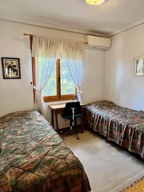 Villa independiente orientada al sur con piscina privada en un terreno de 502 m2 – Ciudad Quesada — 8