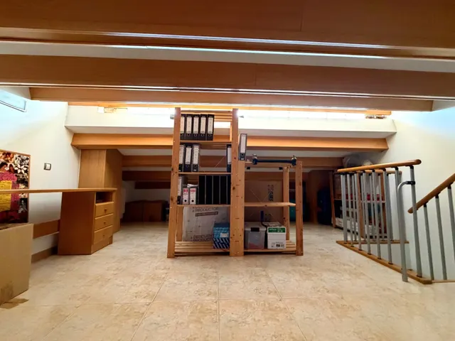 FANTÁSTICA CASA CON JARDÍN Y PISCINA!!! — 24