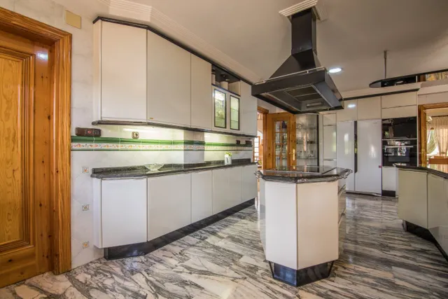 ¡villa de lujo con jardín botánico, piscina y pista de tenis en alzabares! — 30