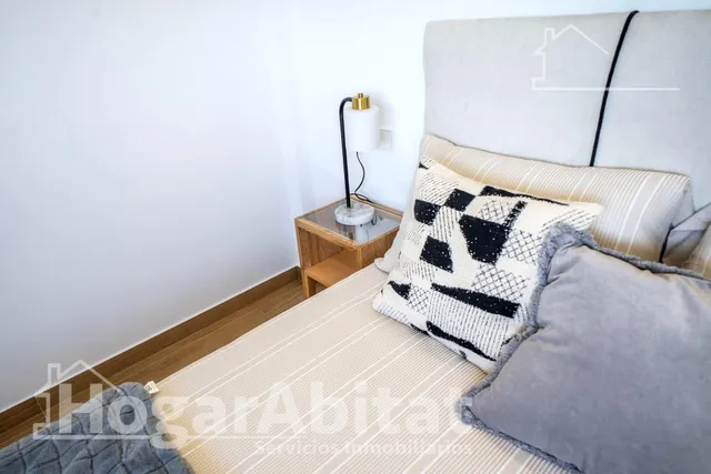 PRECIOSO ADOSADO A ESTRENAR CON PISCINA PRIVADA Y TERRAZA — 47
