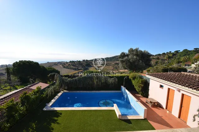 Casa con piscina en venta con vistas espectaculares en Alella — 4