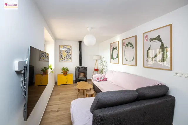 ¡Tu hogar soñado te espera en esta espectacular casa reformada! — 11