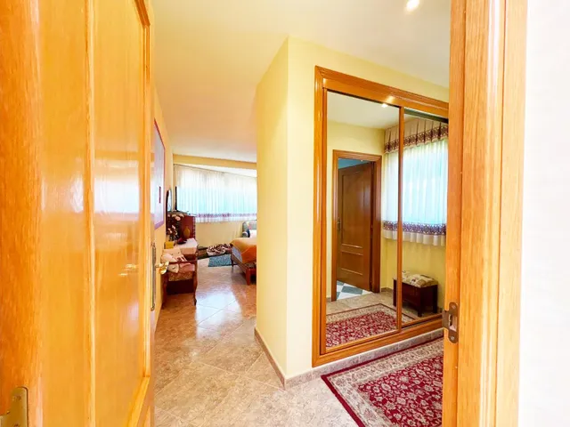 Urbis te ofrece un chalet en venta en la zona de Los Almendros, Villamayor, Salamanca. — 48