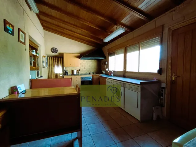 GRAN CASA A 3 MIN DE LA CIUDAD — 12