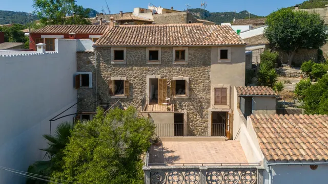 Casa rustica de pueblo en Puigpunyent - foto 2