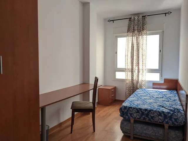 ¡Oportunidad de Inversión en el Corazón de Granada! — 35