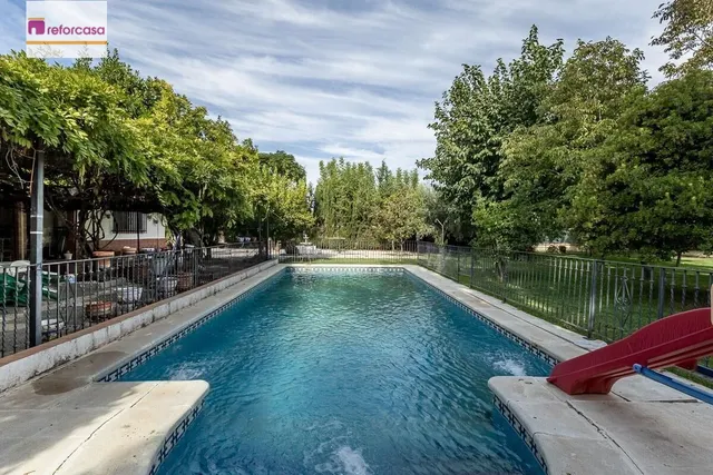 Espectacular Chalet en Ogijares - Ideal para Familias — 9