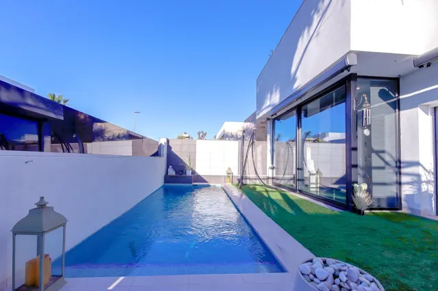 SE ALQUILA POR TEMPORADAS VILLA EN SANTIAGO DE LA RIBERA + PISCINA (SAN PEDRO DE PINATAR) MURCIA — 3