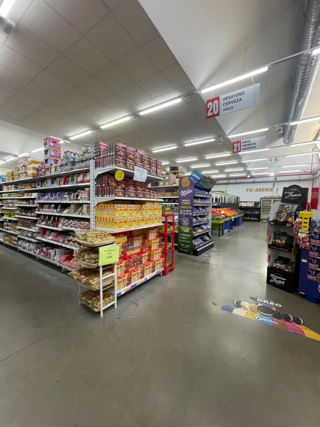 Gran nave comercial en alquiler de 5.500 m2 con 145 plazas d - foto 5