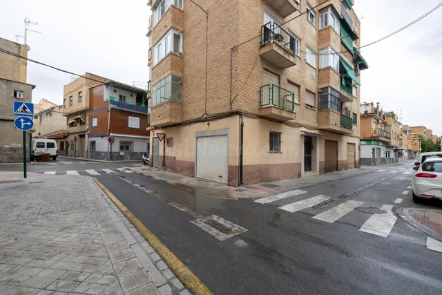 Local Comercial en Zaidín para Reformar - Excelente Ubicación — 2
