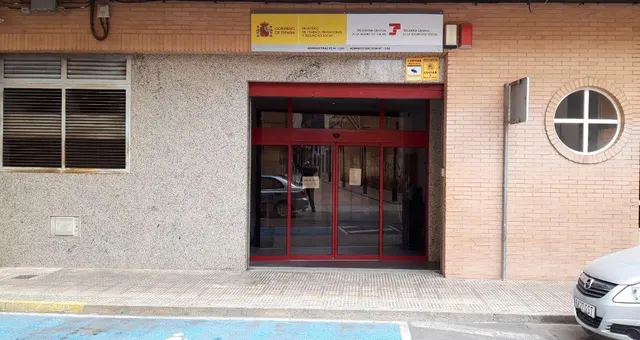 Local comercial a dos calles de entidad bancaria — 2