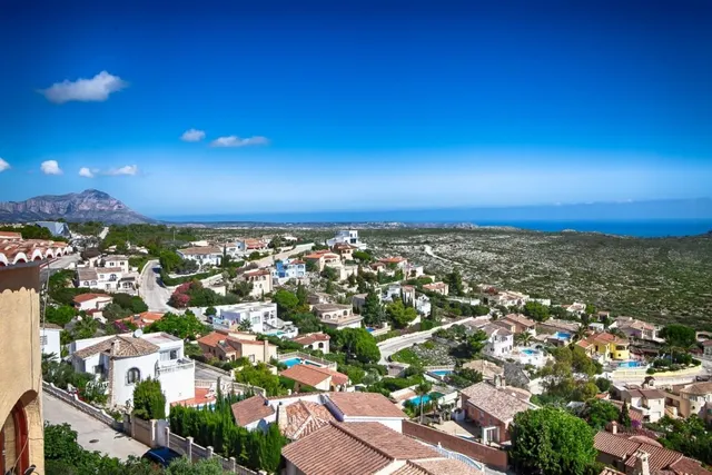 VILLA AUTÉNTICA ESPAÑOLA CON IMPRESIONANTE VISTA PANORÁMICA AL MAR — 26