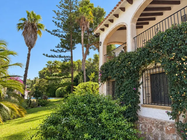 VILLA JARDI · DOBLE PARCELA, JARDINES MADUROS Y VISTAS AL MONTGÓ EN EL TOSALET JÁVEA — 23