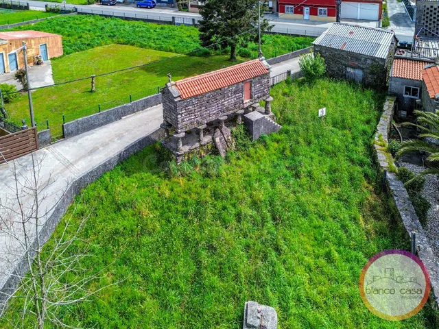 FINCA RÚSTICA con HÓRREO y GALPÓN de Piedra (OLVEIRA — DUMBR