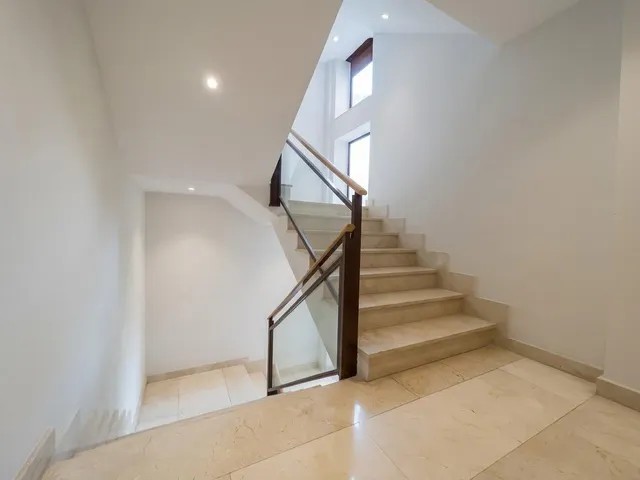 Piso exterior con piscina y muy luminoso en calle Querol,8 — 20