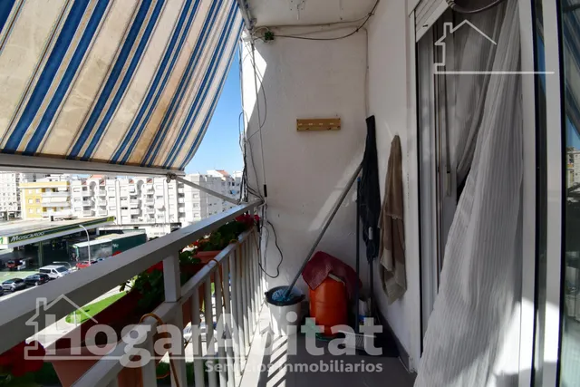 REFORMADO CON BALCÓN CERCA DEL PUERTO — 7