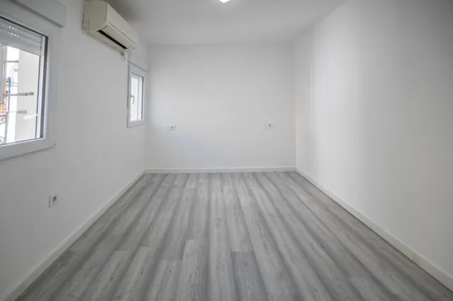 Piso amplio y luminoso en una de las zonas más demandadas de Granada (Plaza de Toros) — 9