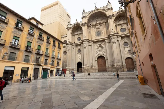 ¡Oportunidad única en el corazón de Granada! — 2