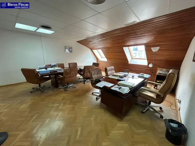 SE VENDE VENDE OFICINA EN EL CENTRO DE PONFERRADA