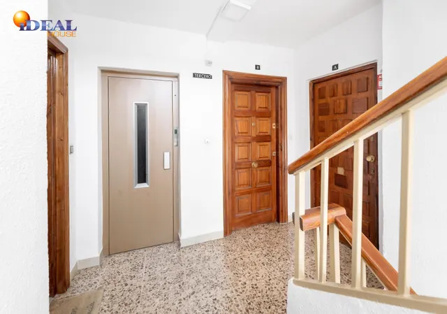 En Venta Piso de 4 dormitorios con ascensor, ideal para reformar a tu gusto. — 21