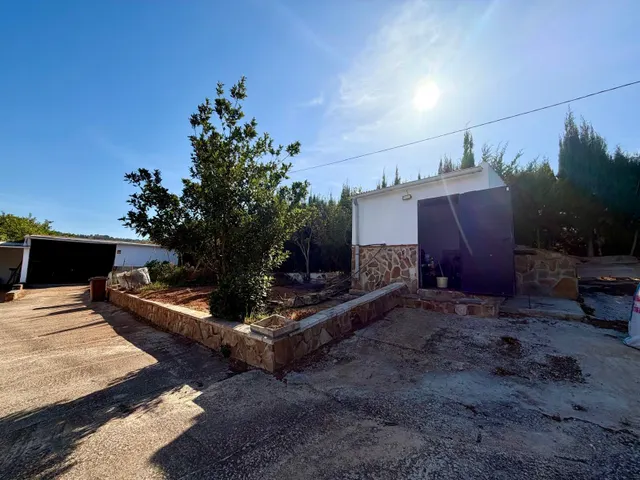 Finca en Mollina con casa, piscina, pista de tenis y 7.000 m2 de olivar. — 26