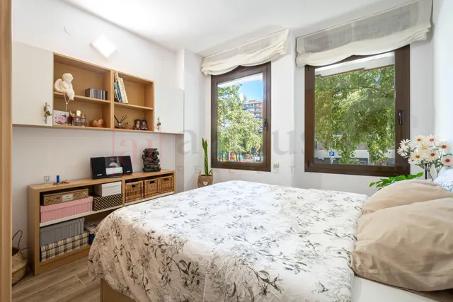 Piso listo para entrar a vivir con piscina comunitaria en la maternitat i sant ramón — 13
