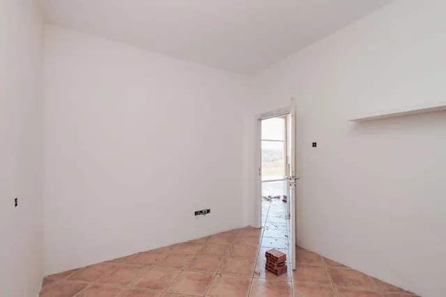 Casa independiente para reformar con vistas a la montaña en Olivella — 11