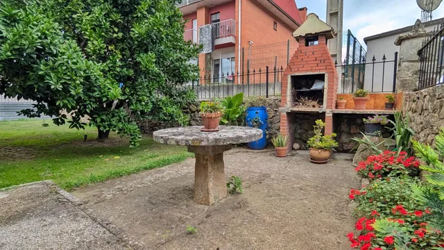 VIVIENDA Y NEGOCIO EN PIELAGOS — 3
