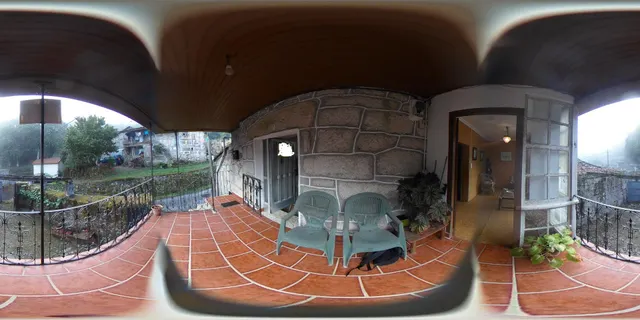 CASA de piedra, con patio cerrado. A 1 km. AYTO. ESGOS — 23
