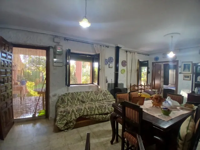 Casa con piscina y jardín. — 18