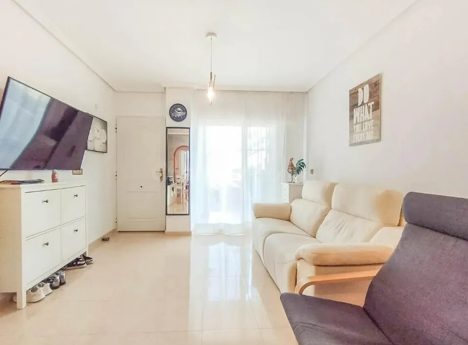 Apartamento de 2 dormitorios 1baño en Orihuela Costa (Alicante )¡Tu oasis en Lomas de Cabo Roig! 🌞🏡