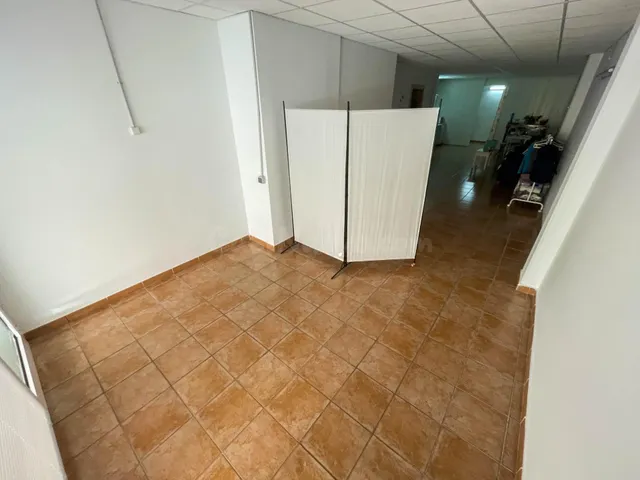 LOCAL EN VENTA EN EL CENTRO DE ELS HOSTALETS DE PIEROLA - foto 3