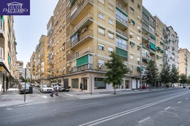 Piso en Calle Arabial con Vistas Despejadas al Parque García Lorca — 24