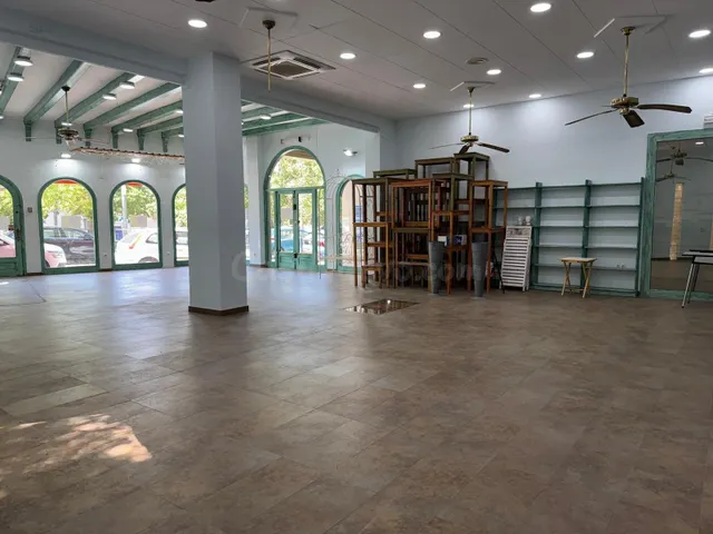 Oportunidad única de local comercial en Roses, a solo 2 minu - foto 3