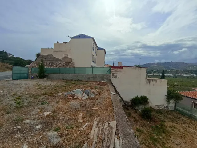 TERRENO URBANO 590 M2 EN ALMUÑECAR — 2